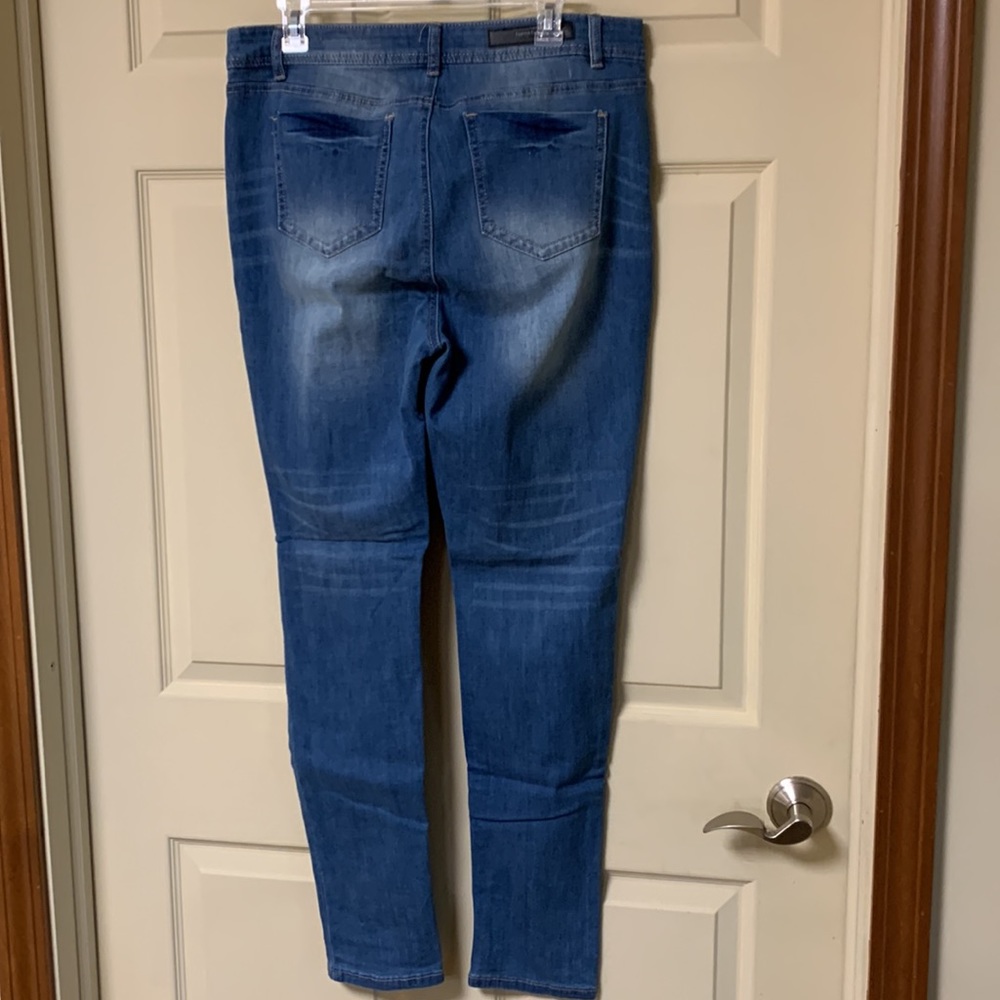 Jeans - Picture 7 of 8